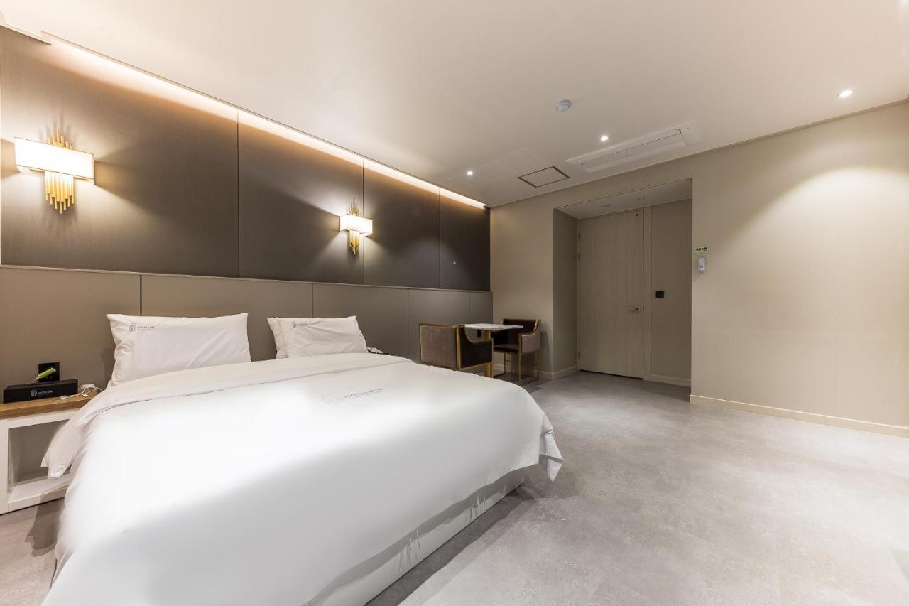 Hotel Lium Cheonan Exteriör bild